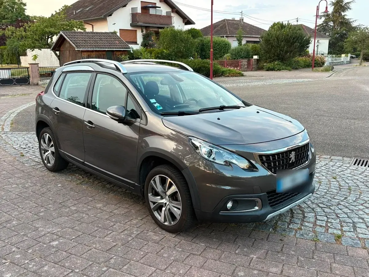 Gebraucht Peugeot 2008 Allure 110 PS (80 kW) 2017 SUV