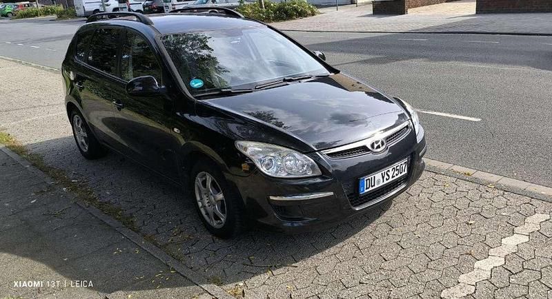 Schwarz Gebraucht 2009 Hyundai i30 Comfort Kombi | 2.995 € (Fairer Preis) - Bild 1/4