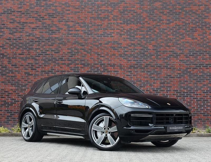 Schwarz Gebraucht 2018 Porsche Cayenne Turbo SUV | 79.950 € (Guter Preis) - Bild 1/4