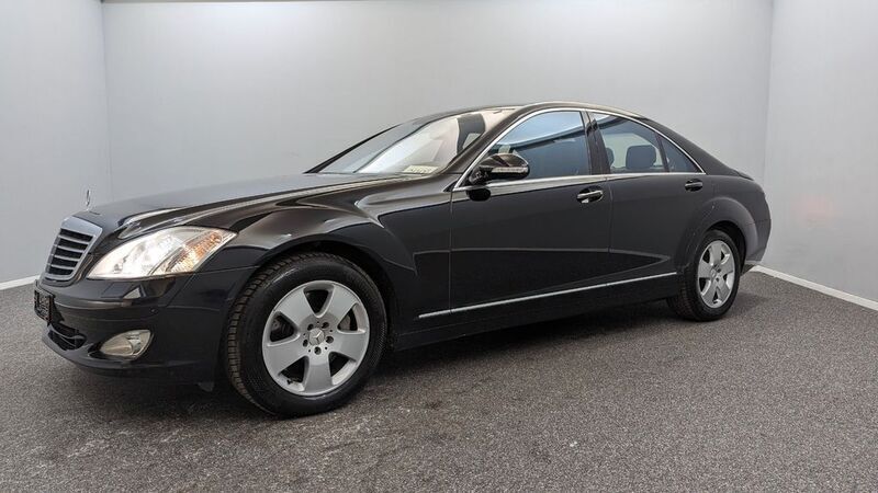 Schwarz Gebraucht 2006 Mercedes S450 Limousine | 17.999 € - Bild 1/4