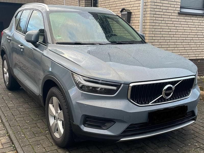 Grau Gebraucht 2019 Volvo XC40 SUV | 23.300 € (Superpreis) - Bild 1/4