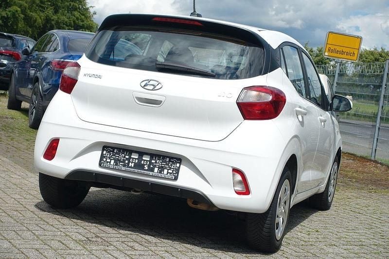 Gebraucht Hyundai i10 Select 67 PS (49 kW) 2021 Weiß Kleinwagen