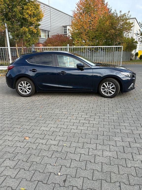 Blau Gebraucht 2015 Mazda 3 Center-Line Limousine | 9.500 € (Guter Preis) - Bild 1/4