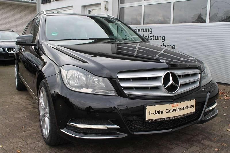 Schwarz Gebraucht 2013 Mercedes C180 Avantgarde Kombi | 8.998 € (Fairer Preis) - Bild 1/4