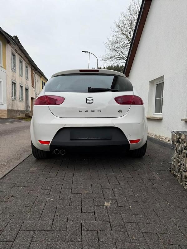 Gebraucht Seat Leon FR 170 PS (125 kW) 2012 Weiß Kleinwagen