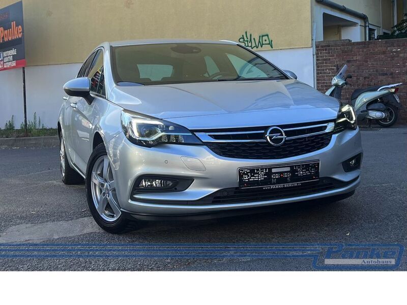 Silber Gebraucht 2018 Opel Astra Dynamic Limousine | 9.990 € (Guter Preis) - Bild 1/4