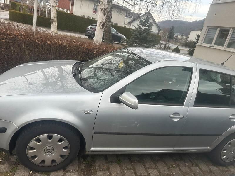 Gebraucht VW Golf IV 75 PS (55 kW) 2002 Silber Kleinwagen