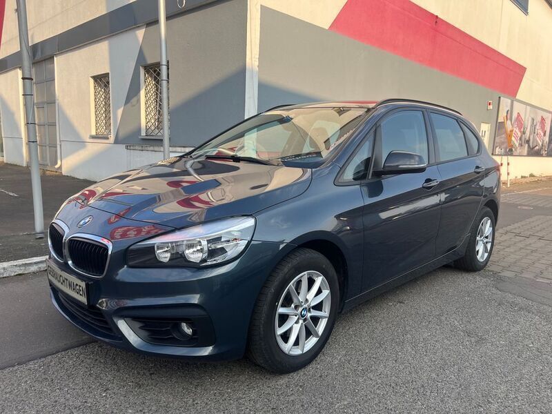 Grau Gebraucht 2017 BMW 216 Active Tourer Van / Kleinbus | 7.900 € (Guter Preis) - Bild 1/4