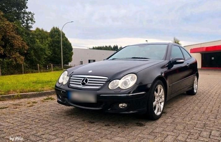 Gebraucht Mercedes C160 122 PS (89 kW) 2005 Schwarz Coupé
