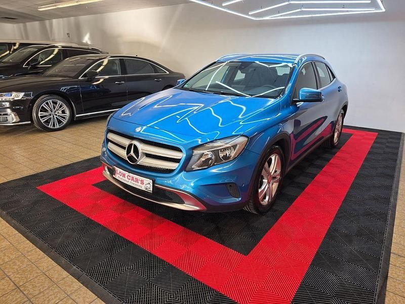 Gebraucht Mercedes GLA200 136 PS (100 kW) 2015 Blau SUV