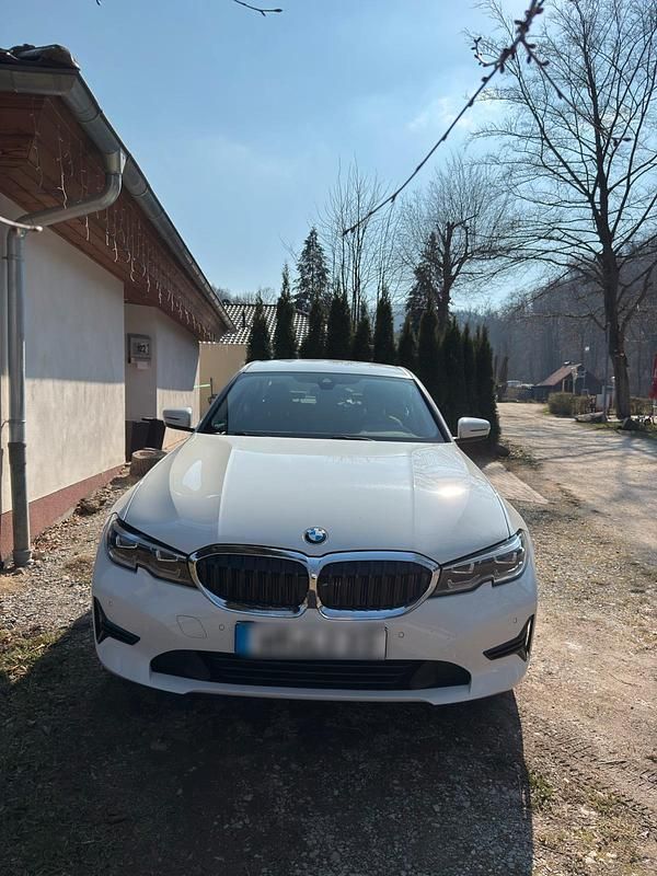 Używany BMW 320 Performance 190 KM (139 kW) 2022 Biały Sedan/Limuzyna