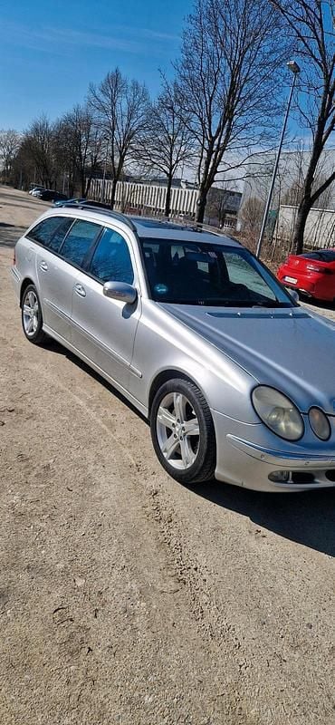 Gebraucht Mercedes E320 204 PS (150 kW) 2004 Silber Kombi