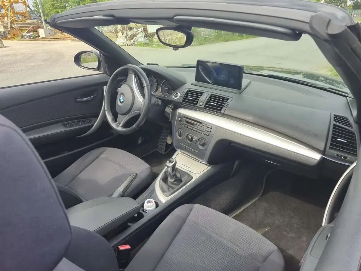 Gebraucht BMW 120 Cabriolet 177 PS (130 kW) 2011 Schwarz Cabrio