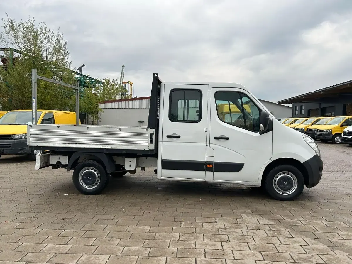 Gebraucht Opel Movano 131 PS (96 kW) 2019 Weiß Van / Kleinbus