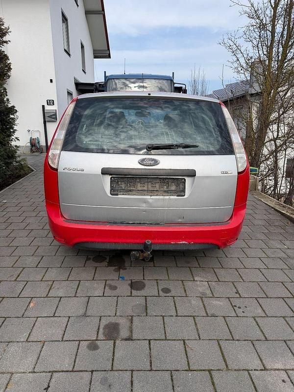 Second-hand Ford Focus Titanium 145 CP (106 kW) 2009 Roșu Break