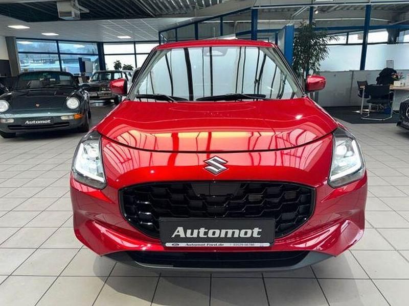Gebraucht Suzuki Swift Comfort 83 PS (61 kW) 2025 Rot Limousine