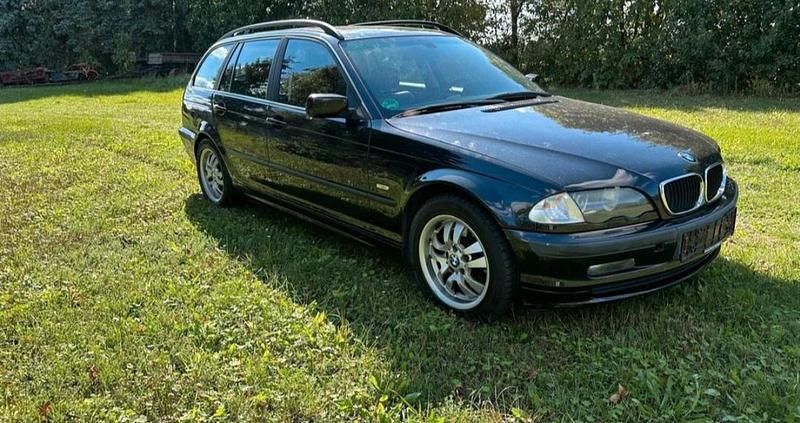 Schwarz Gebraucht 2000 BMW 325 Kombi | 1.890 € - Bild 1/4