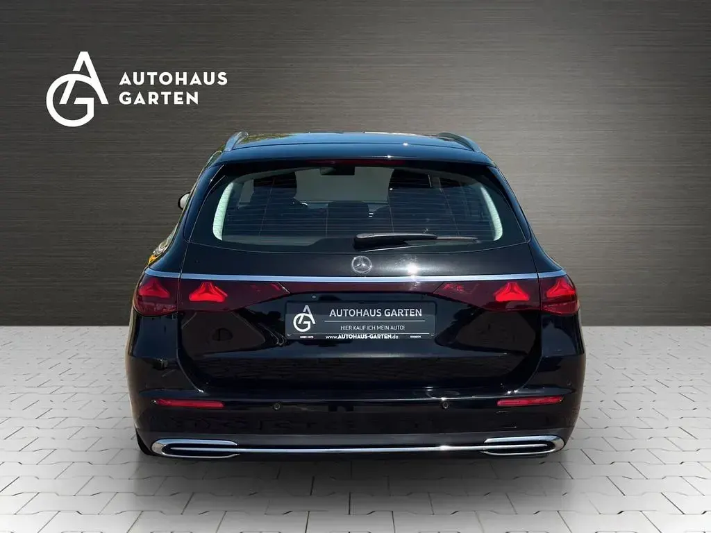 Usata Mercedes E220 Avantgarde 197 CV (144 kW) 2023 Nero Berlina