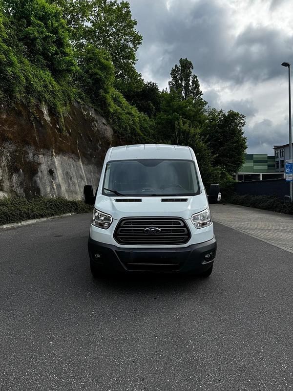 Gebraucht Ford Transit 131 PS (96 kW) 2017 Weiß Van / Kleinbus