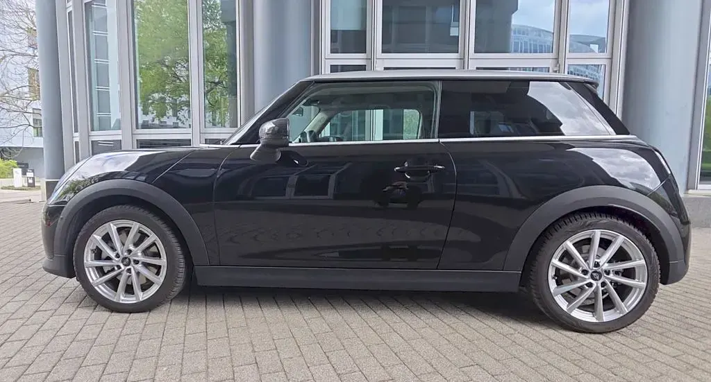 Gebraucht Mini Cooper 156 PS (114 kW) 2024 Schwarz Kleinwagen