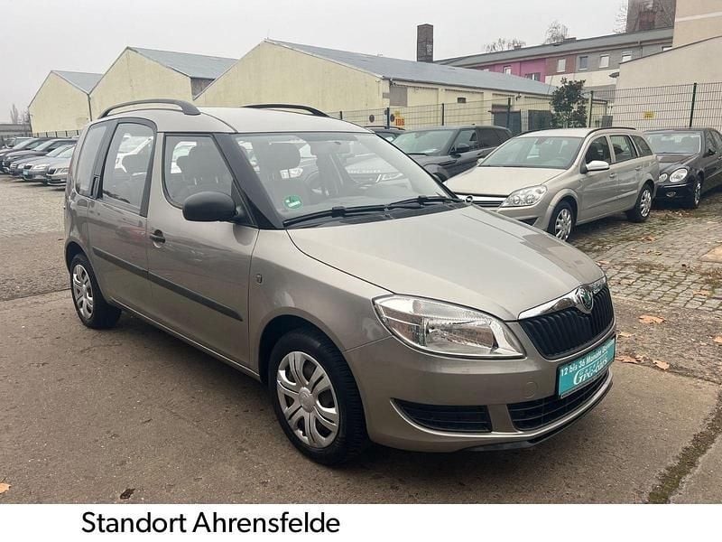 Beige Gebraucht 2012 Skoda Roomster Plus Edition Van / Kleinbus | 5.490 € (Etwas zu teuer) - Bild 1/3