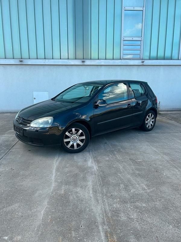 Schwarz Gebraucht 2005 VW Golf V Limousine | 700 € (Guter Preis) - Bild 1/4