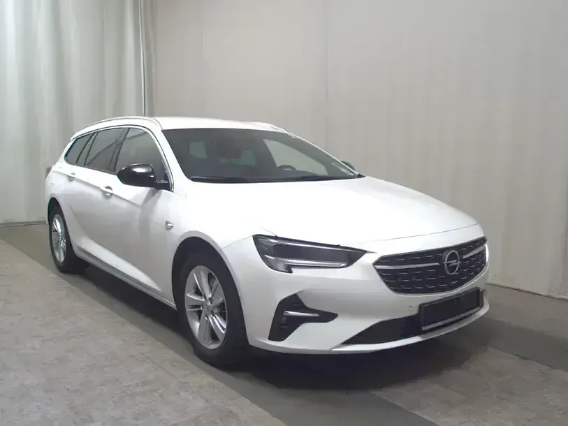 Gebraucht Opel Insignia Business Elegance 122 PS (89 kW) 2023 Jade weiss/arktis weiss Kombi