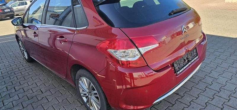 Gebraucht Citroën C4 Tendance 111 PS (81 kW) 2012 Rot babylone/metalliclackierun Kleinwagen