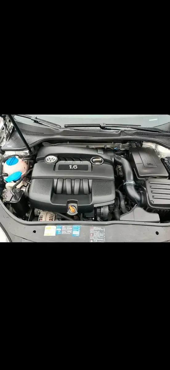 Używany VW Jetta 101 KM (74 kW) 2005 Srebrny Sedan/Limuzyna