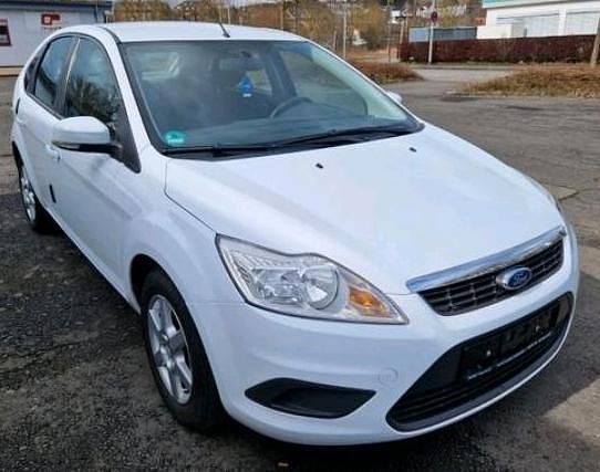 Gebraucht Ford Focus 80 PS (58 kW) 2009 Weiß Limousine