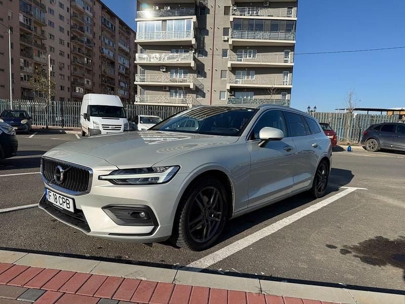 Gebraucht Volvo V60 Momentum 150 PS (110 kW) 2019 Grau Kombi