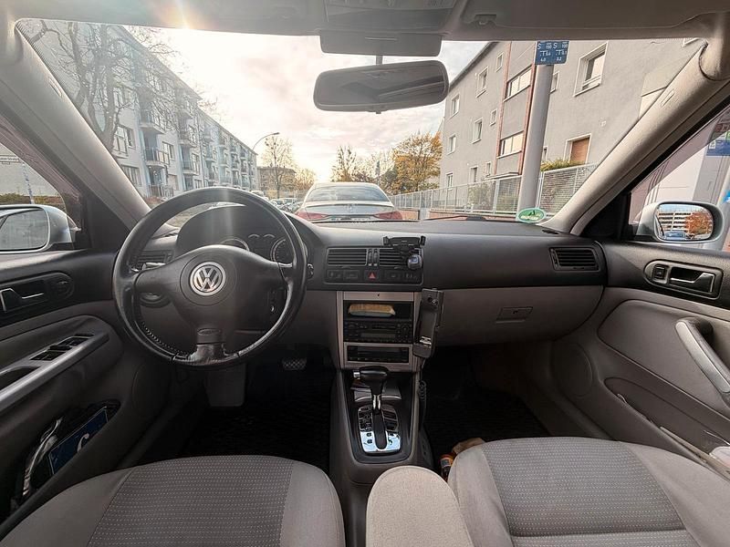 Second-hand VW Bora 115 CP (84 kW) 2002 Argintiu Berlinǎ