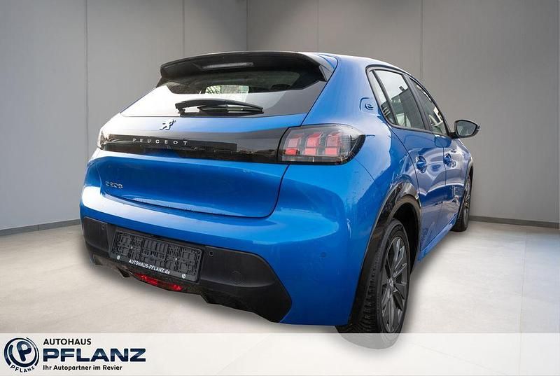 Gebraucht Peugeot e-208 Active 100 kW (136 PS) 2022 Blau Kleinwagen