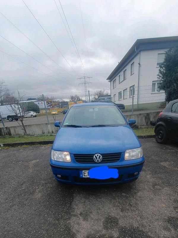 Blau Gebraucht 2000 VW Polo Kleinwagen | 600 € (Guter Preis) - Bild 1/4
