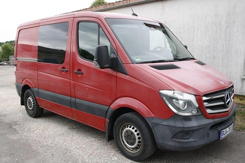 Rot Gebraucht 2014 Mercedes Sprinter Van | 11.899 € (Superpreis) - Bild 1/4