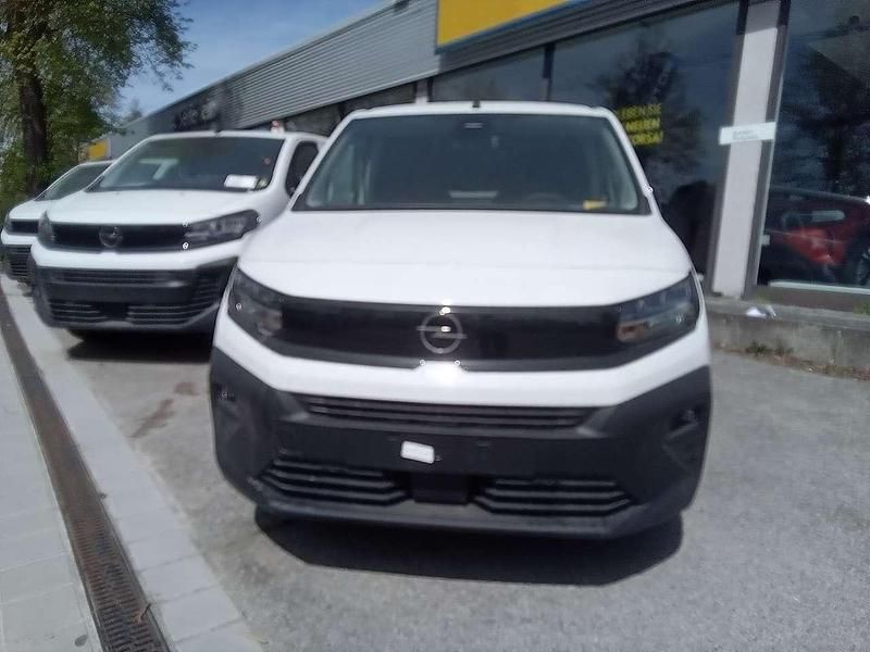 Nowe Opel Combo Basis 102 KM (75 kW) 2026 Biały Minivan