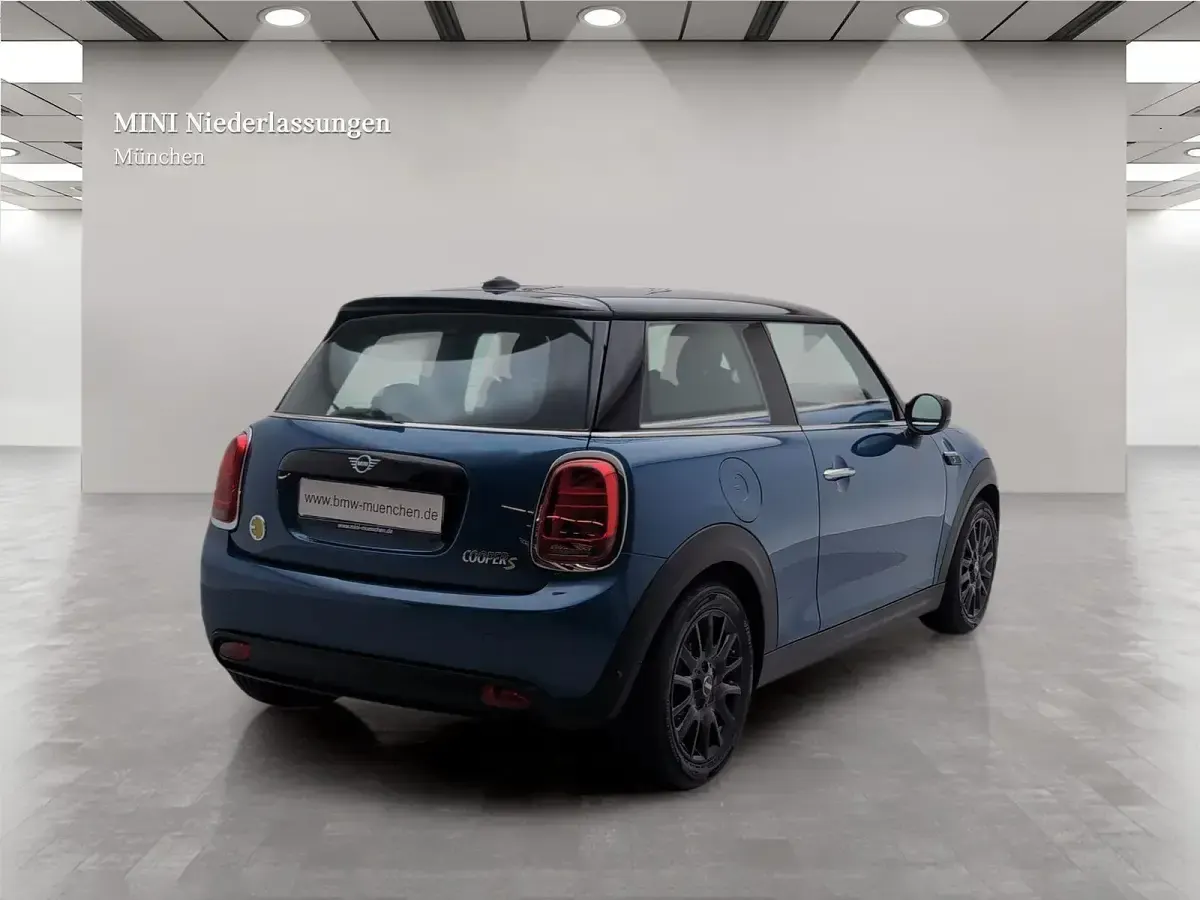 Gebraucht Mini Cooper SE 135 kW (184 PS) 2023 Blau Kleinwagen
