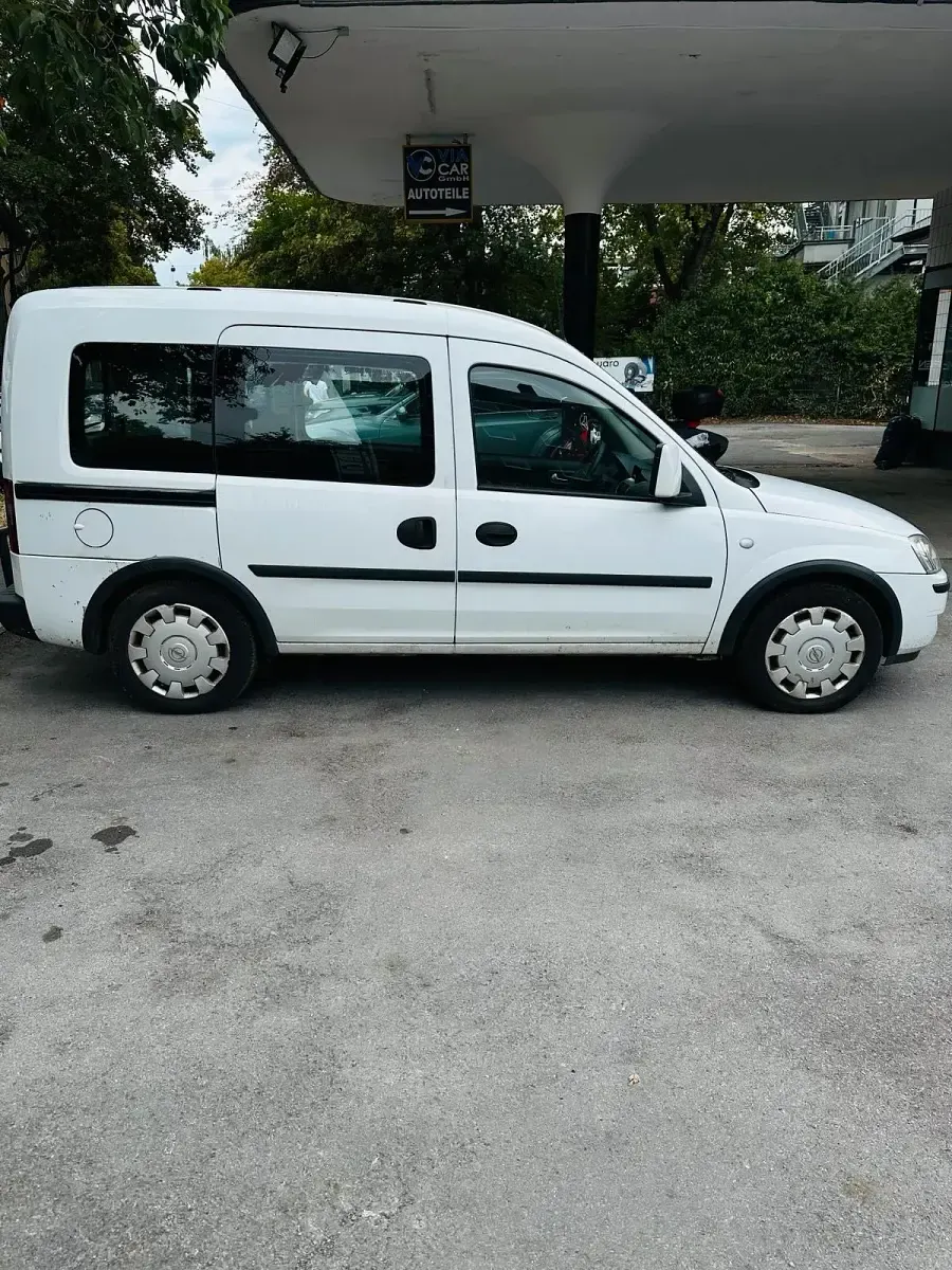 Gebraucht Opel Combo 94 PS (69 kW) 2007 Weiß Van / Kleinbus