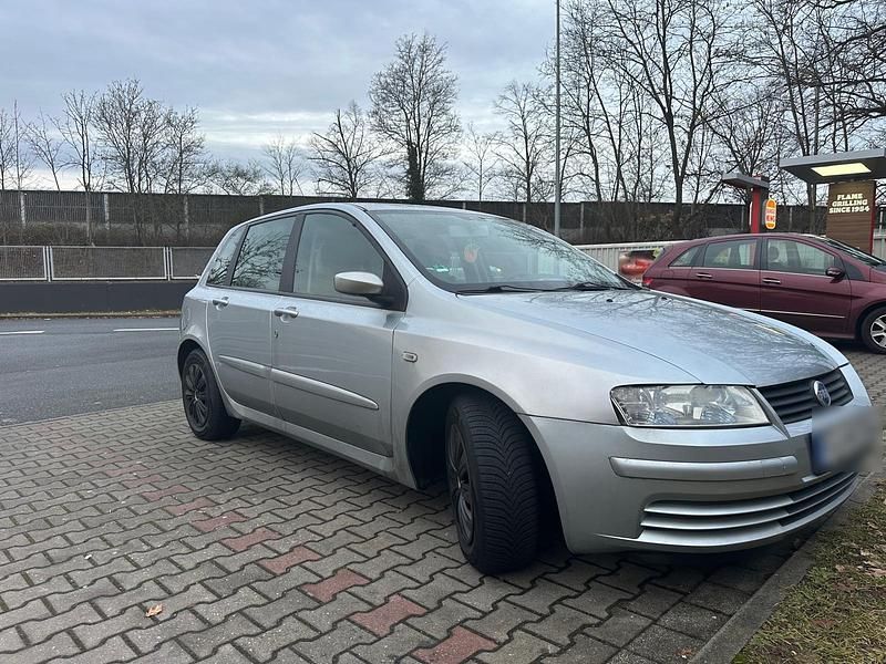 Silber Gebraucht 2004 Fiat Stilo Kleinwagen | 1.999 € (Fairer Preis) - Bild 1/4