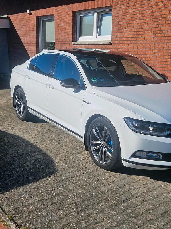 Usata VW Passat 239 CV (175 kW) 2016 Bianco Berlina