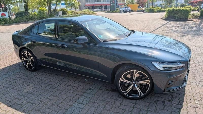 Gebraucht Volvo S60 Ultimate 250 PS (183 kW) 2023 Blau Limousine