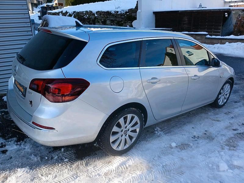 Gebraucht Opel Astra 131 PS (96 kW) 2013 Kombi