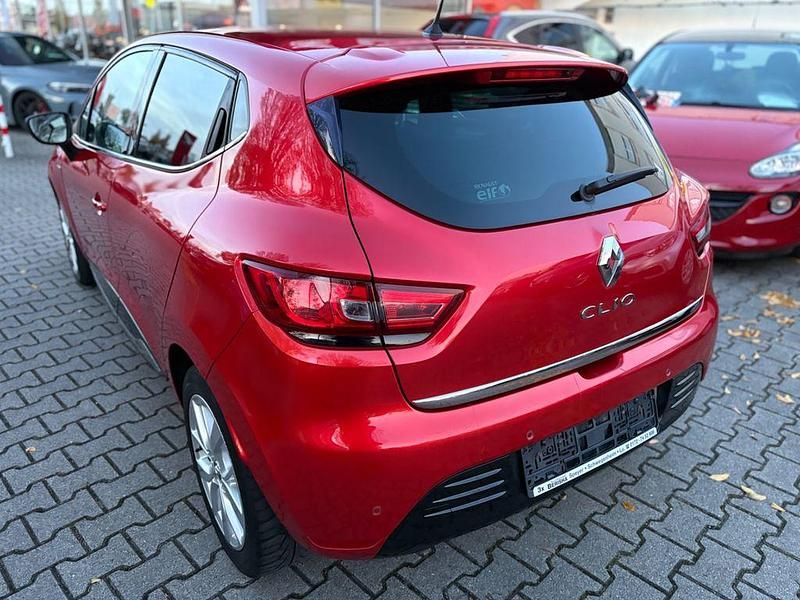 Gebraucht Renault Clio IV LIMITED 90 PS (66 kW) 2018 Rot Limousine