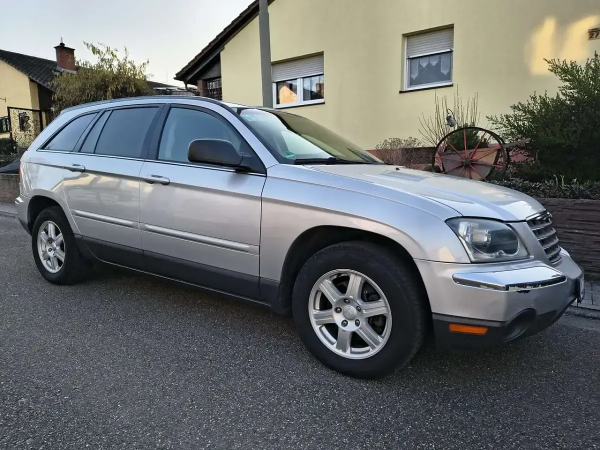 Usado Chrysler Pacifica 250 CV (183 kW) 2006 Gris SUV