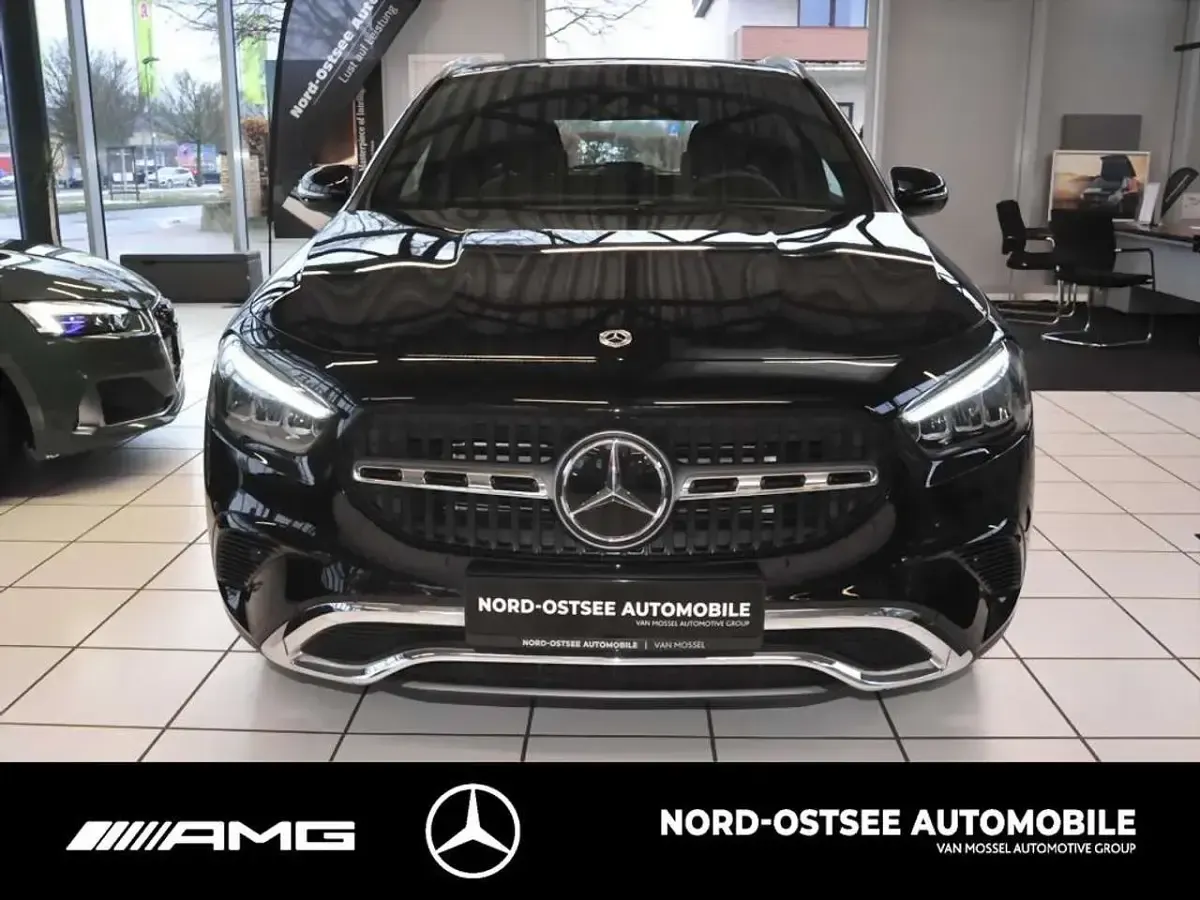 Gebraucht Mercedes GLA200 Progressive 150 PS (110 kW) 2025 Metalliclack kosmosschwarz SUV