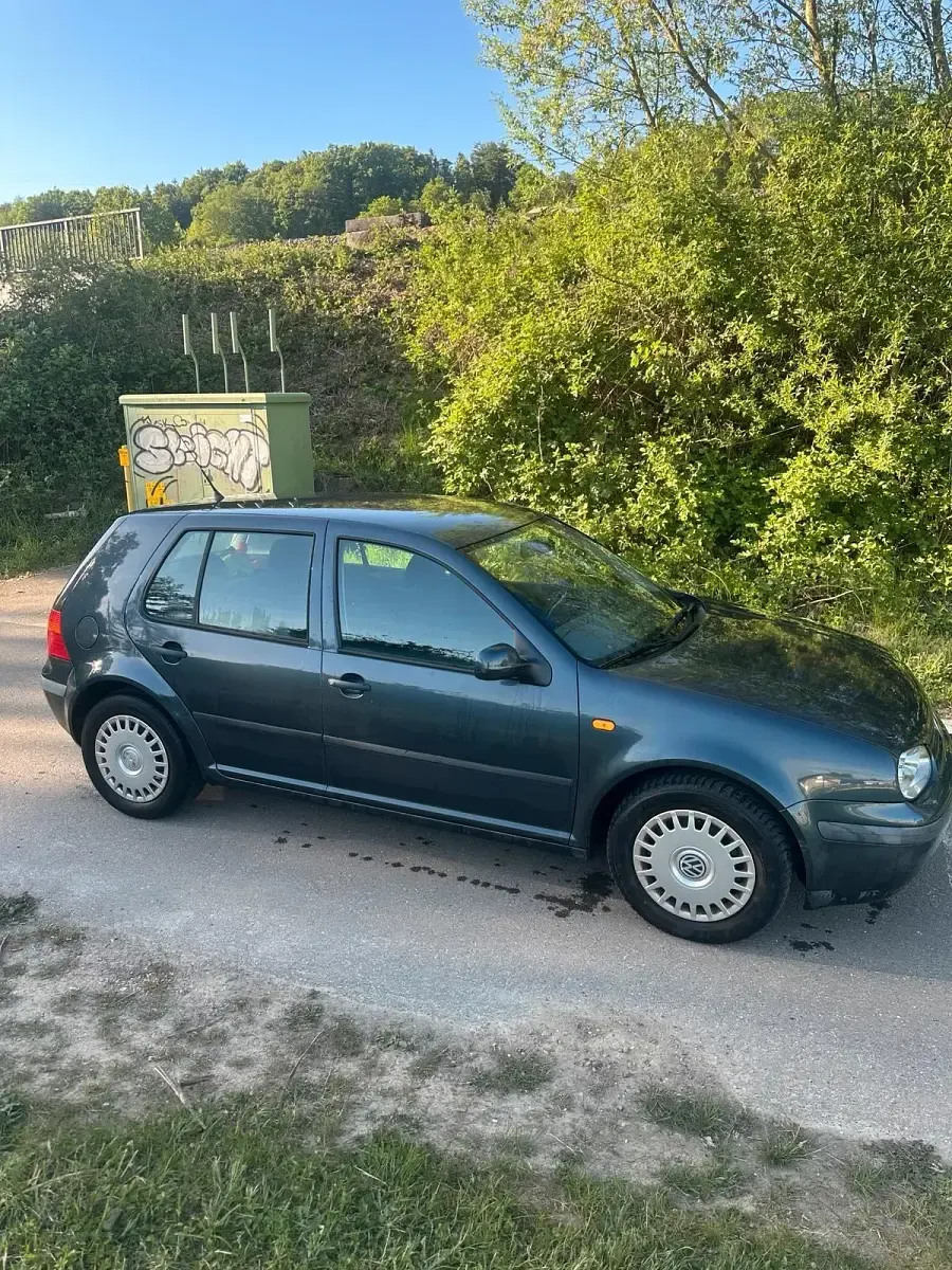 Second-hand VW Golf IV 100 CP (73 kW) 1998 Gri Hatchback