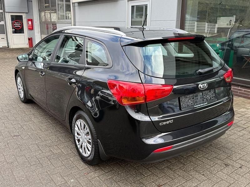 Gebraucht Kia Ceed 99 PS (72 kW) 2018 Schwarz Kleinwagen