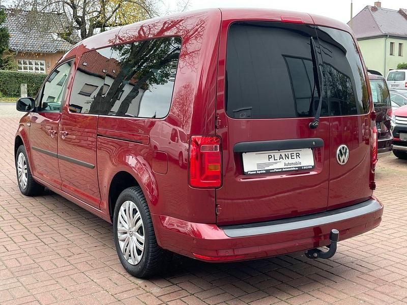 Gebraucht VW Caddy Maxi 131 PS (96 kW) 2018 Rot Van / Kleinbus