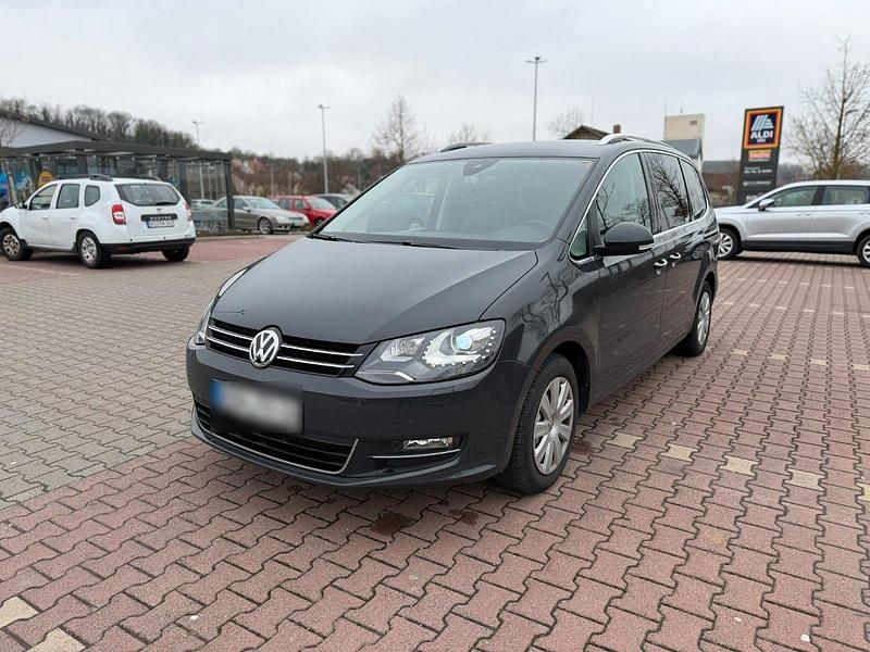 Gebraucht VW Sharan Highline 177 PS (130 kW) 2019 Grau Van / Kleinbus