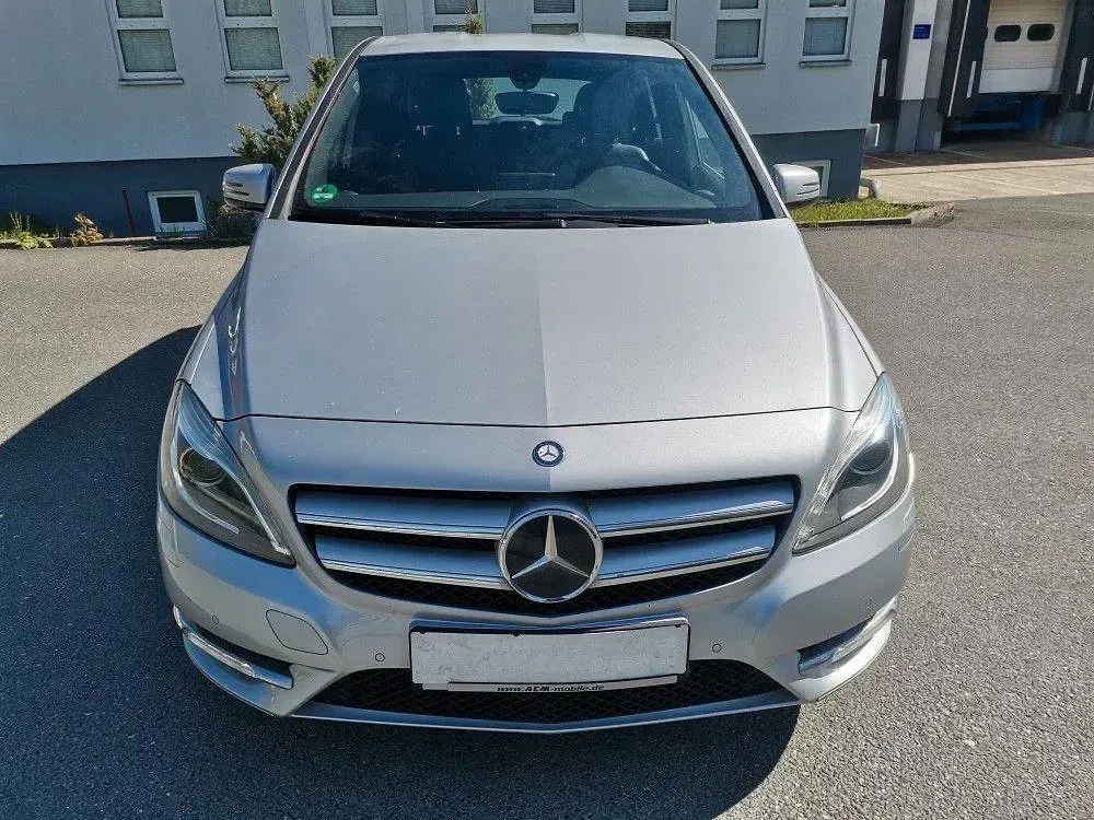 Gebraucht Mercedes B200 156 PS (114 kW) 2012 Silber Kleinwagen